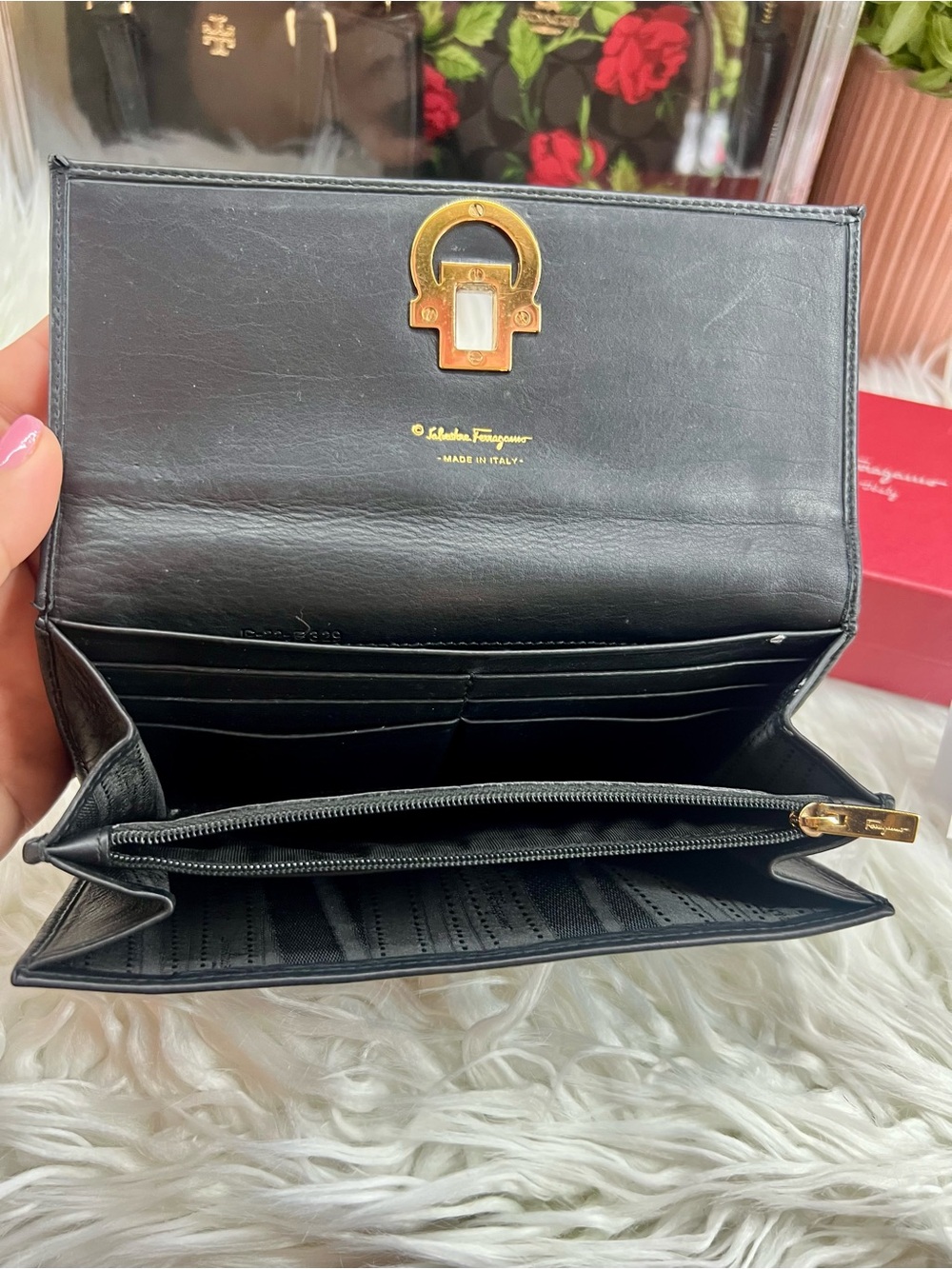 Salvatore Ferragamo Black Leather Wallet with Gold Horsebit Ring - Picture 2 of 12